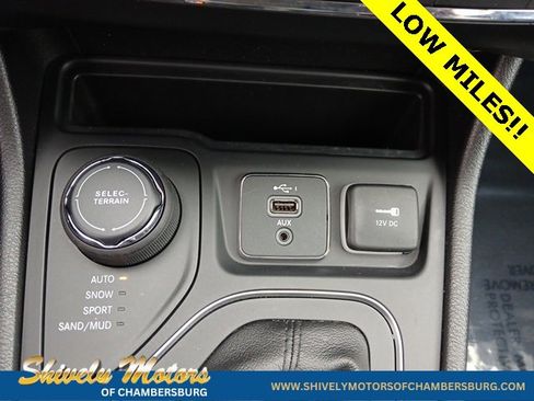 Used 2020 Jeep Cherokee Latitude Plus image 21