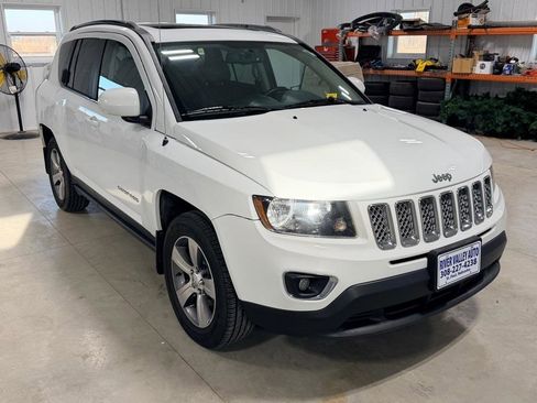 Used 2017 Jeep Compass High Altitude image 3