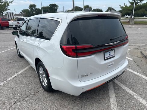 New 2026 Chrysler Pacifica Select image 25