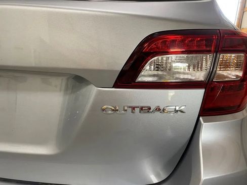 Used 2015 Subaru Outback 2.5i Limited AWD/4WD image 8