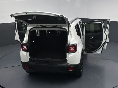 Used 2023 Jeep Renegade Latitude AWD/4WD image 21