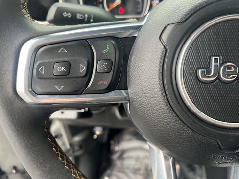 Certified 2023 Jeep Gladiator Overland image 19