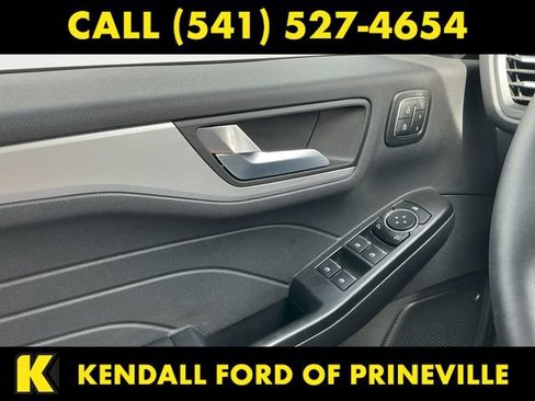 Used 2025 Ford Escape Platinum AWD/4WD image 10