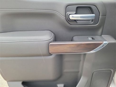 Used 2019 GMC Sierra 1500 SLT image 11