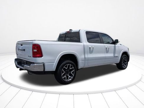 Used 2025 RAM 1500 Laramie AWD/4WD image 3