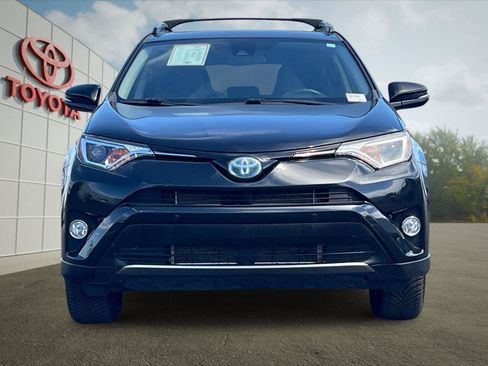 Used 2017 Toyota RAV4 XLE w/ Convenience Package AWD/4WD image 8