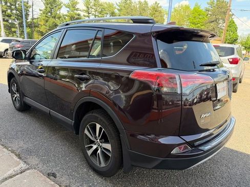 Used 2018 Toyota RAV4 XLE AWD/4WD image 5