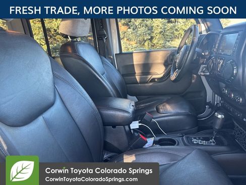 Used 2015 Jeep Wrangler Unlimited Sahara image 9