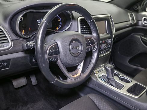 Used 2018 Jeep Grand Cherokee Laredo image 22