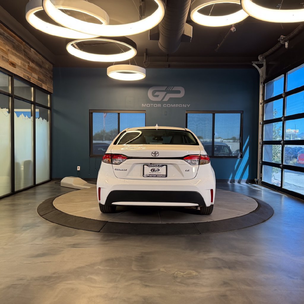 Used 2021 Toyota Corolla LE FWD image 4