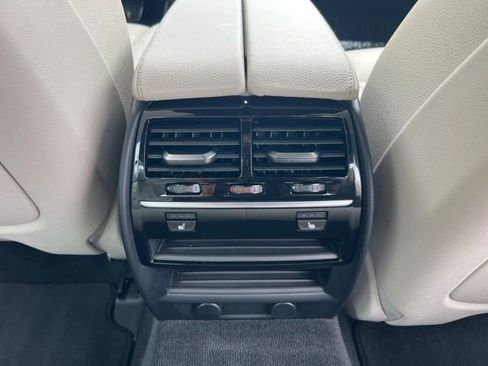 Used 2018 BMW M550i xDrive image 21