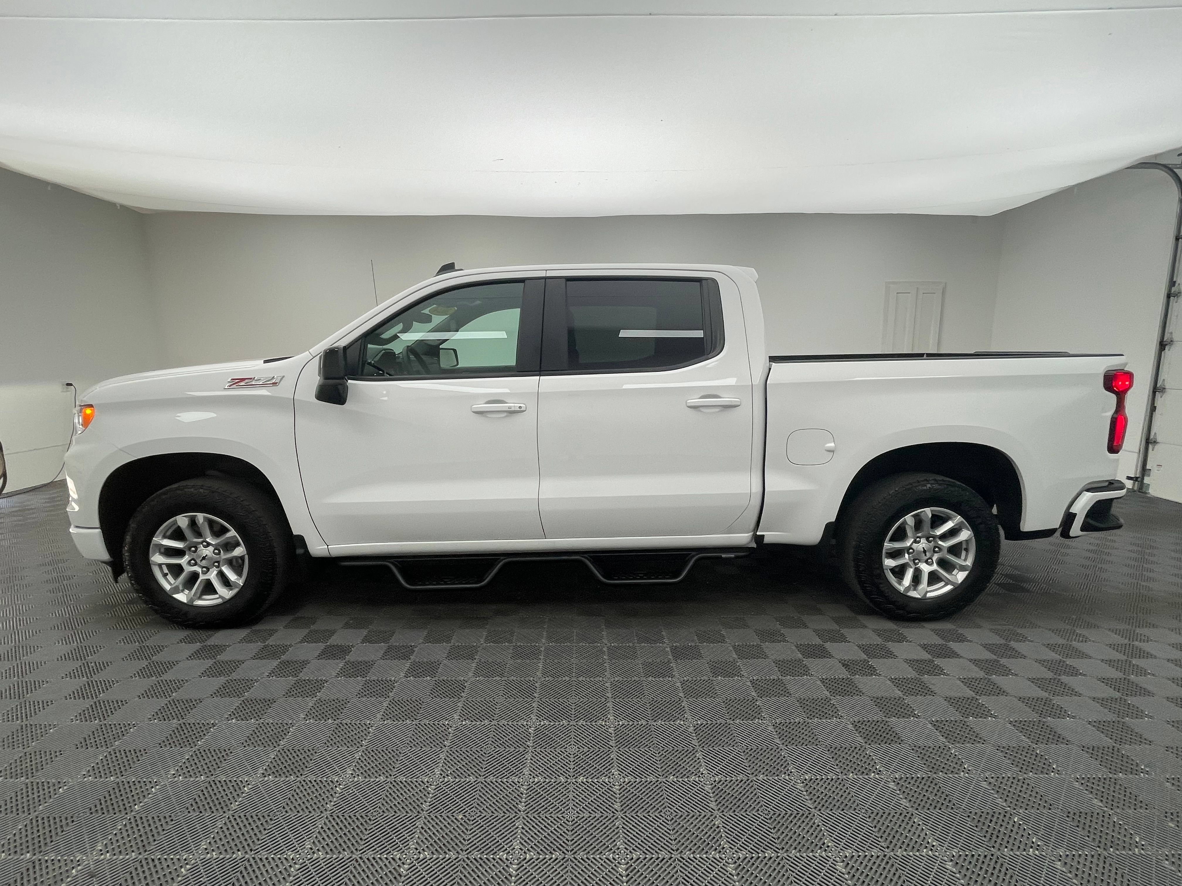 Used 2024 Chevrolet Silverado 1500 RST AWD/4WD image 11