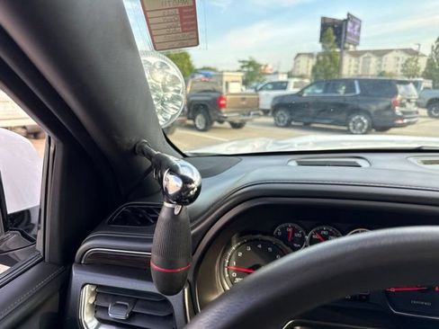 Used 2022 Chevrolet Tahoe 4WD w/ Remote Keyless Entry Package image 28