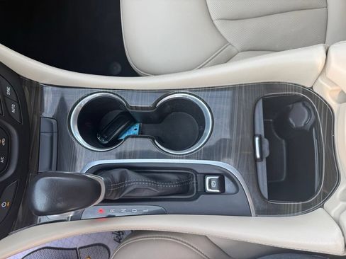 Used 2020 Buick Envision Essence FWD image 41