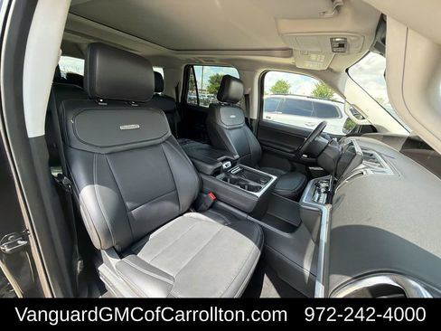 Used 2025 Ford Expedition Max Platinum AWD/4WD image 30