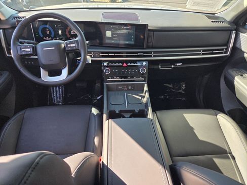 Certified 2025 Hyundai Santa Fe SEL image 18