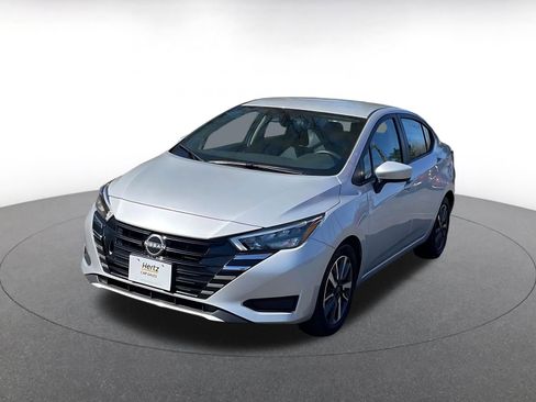 Used 2025 Nissan Versa SV image 4