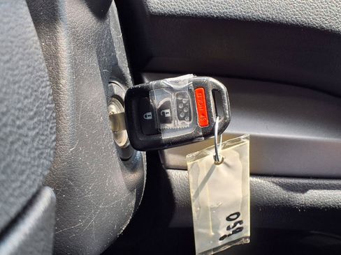 Used 2014 Honda CR-V LX image 11