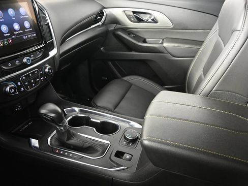 Used 2023 Chevrolet Traverse LT w/ LT Premium Package AWD/4WD image 34