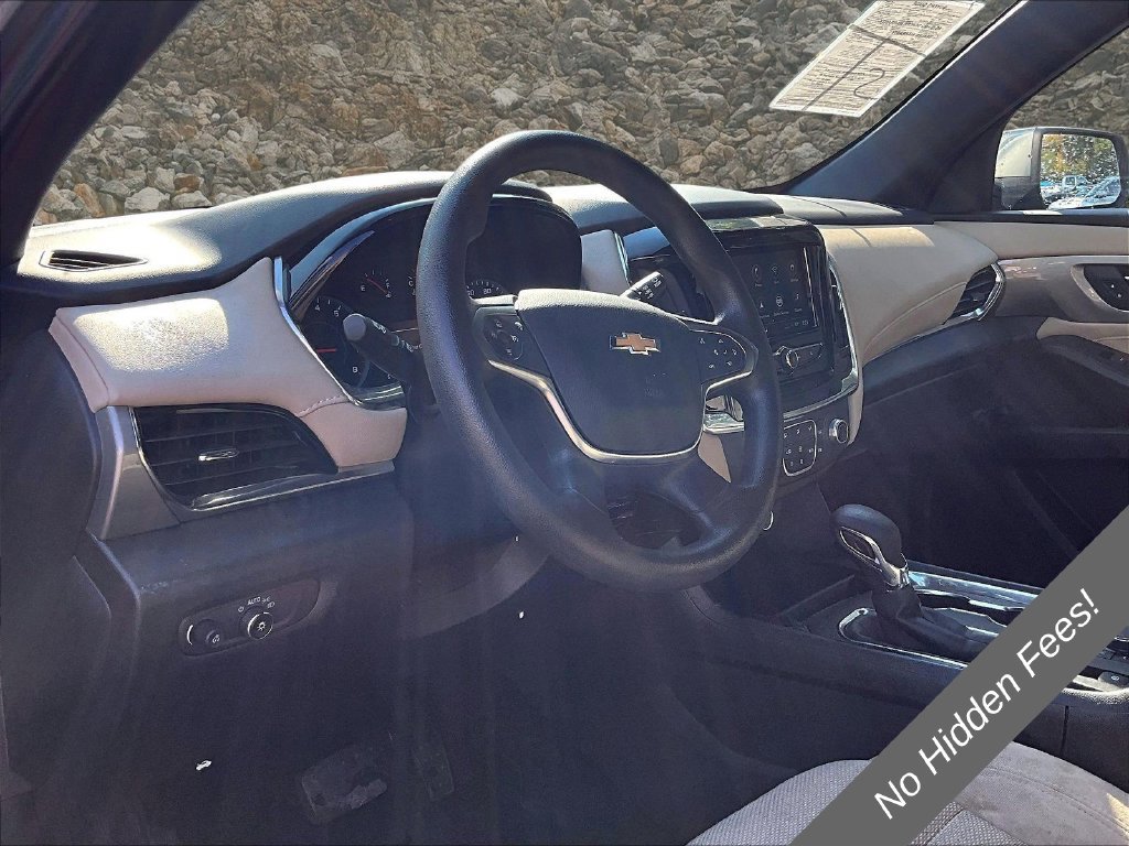 Used 2023 Chevrolet Traverse LS w/ Safety Package FWD image 10