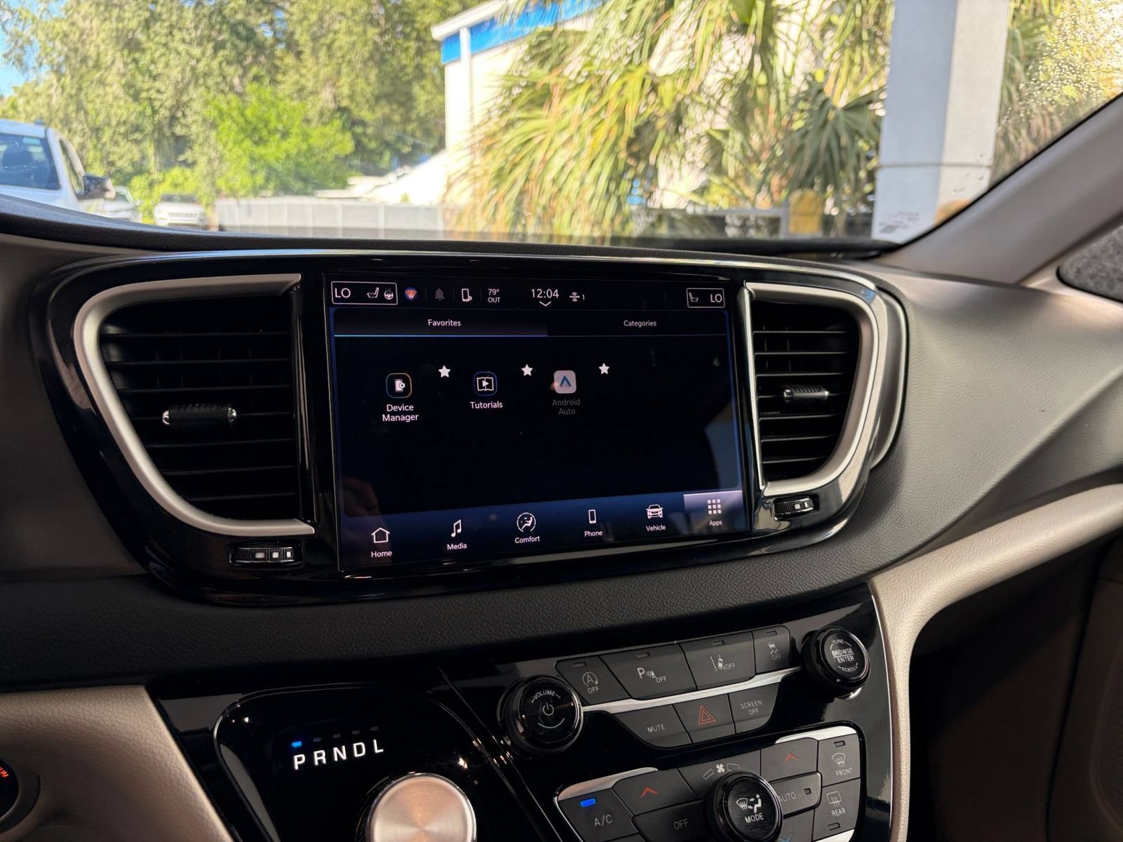 Used 2024 Chrysler Pacifica Touring-L FWD image 19