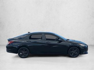 Used 2021 Hyundai Elantra SEL w/ Convenience Package FWD video 4