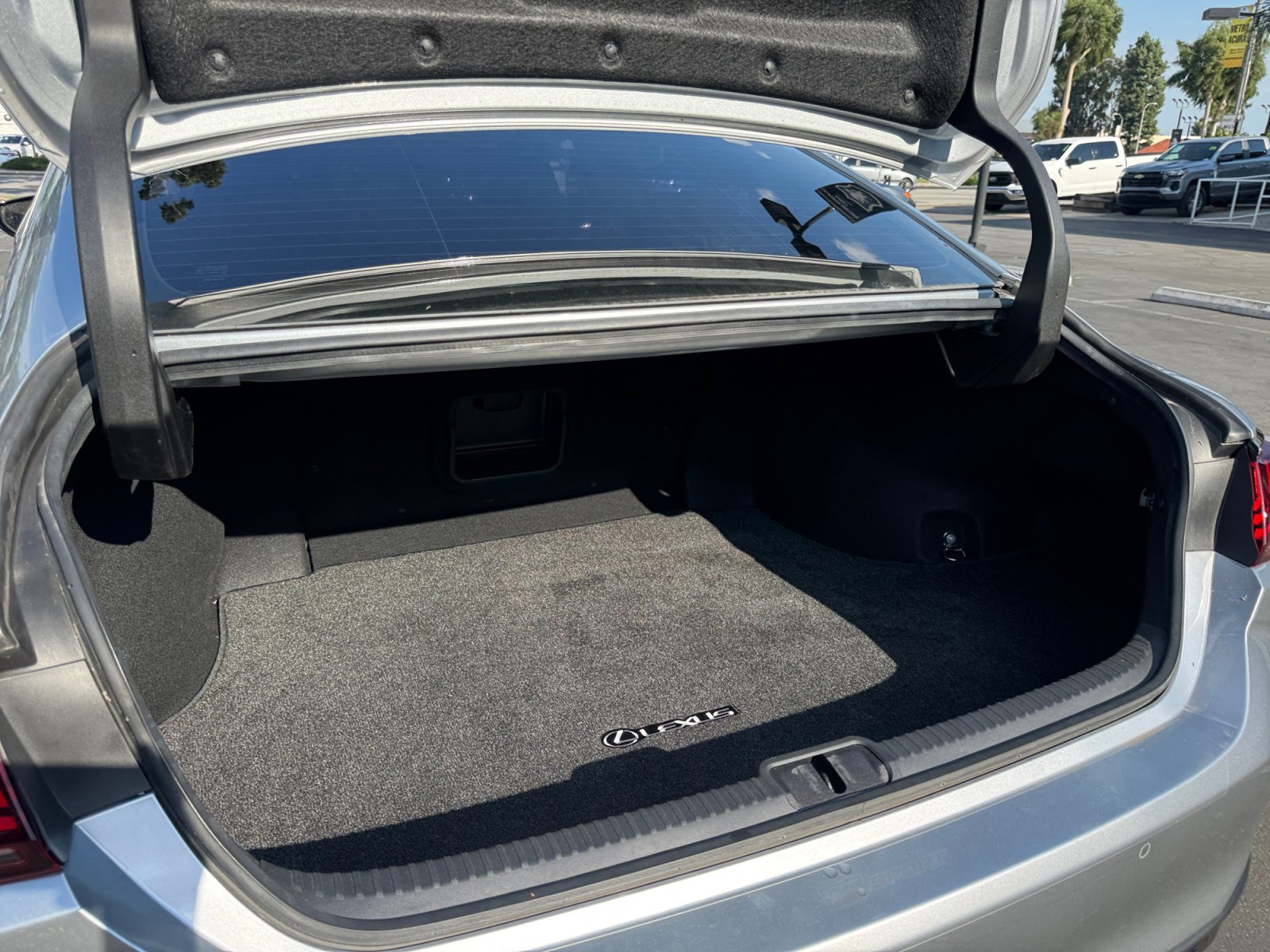 Used 2024 Lexus ES 300h F Sport FWD image 18
