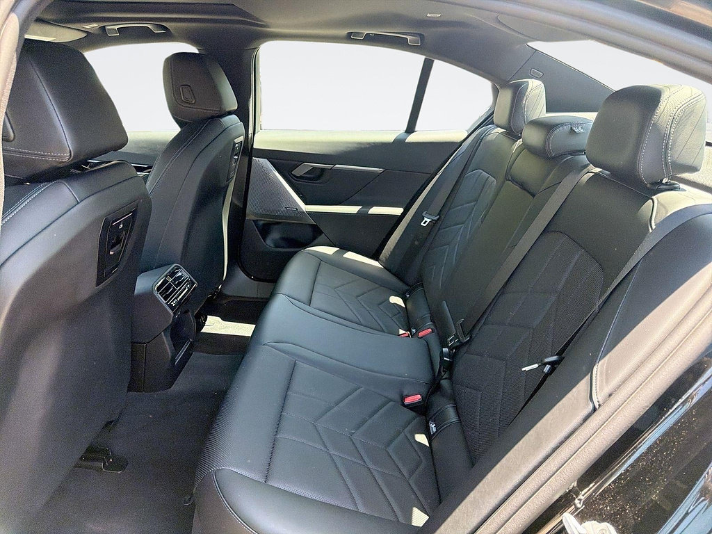 Used 2025 BMW 530i RWD image 24
