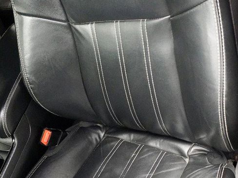 Used 2016 Chrysler 300 S image 4