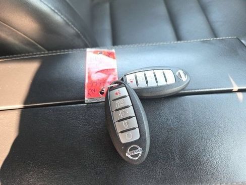 Used 2021 Nissan Rogue SV AWD/4WD image 49
