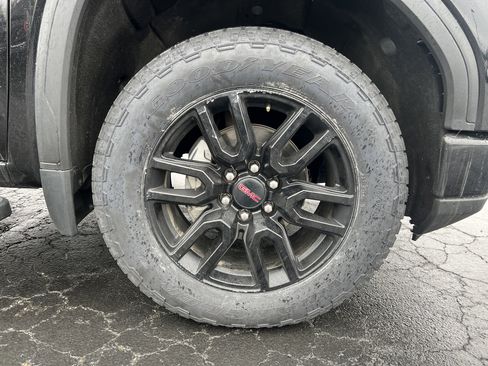 Used 2024 GMC Sierra 1500 Elevation w/ Elevation Premium Package image 11