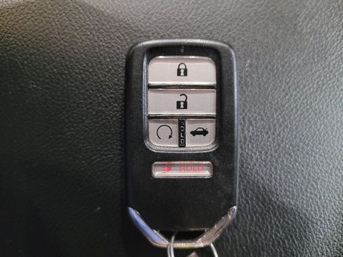 Used 2019 Honda Accord EX image 32