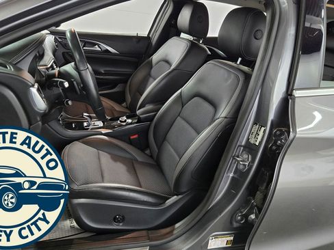 Used 2018 INFINITI QX30 AWD image 24