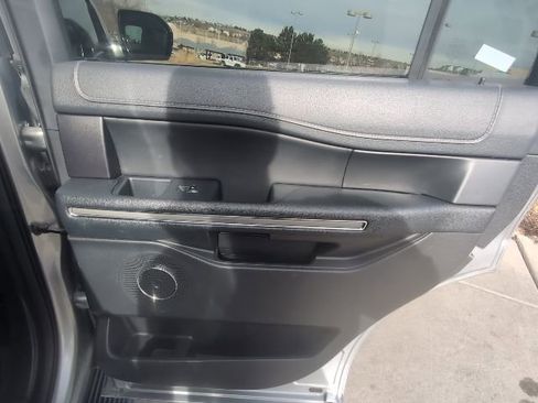 Used 2024 Ford Expedition XLT image 31