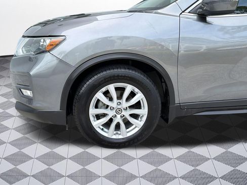 Used 2018 Nissan Rogue SV FWD image 12