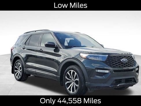 Used 2022 Ford Explorer ST-Line w/ Class IV Trailer Tow Package image 2