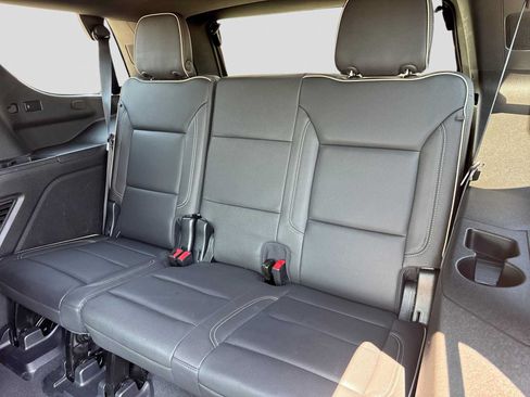 Used 2023 GMC Yukon SLT AWD/4WD image 21