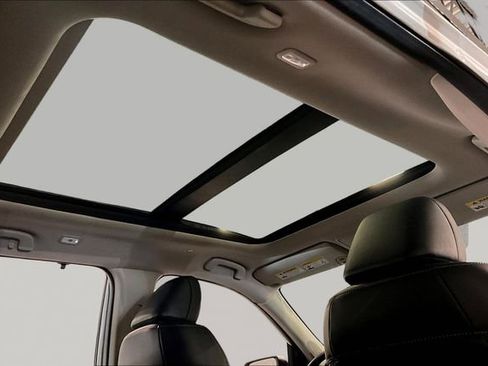 Used 2024 Honda Pilot Touring image 28