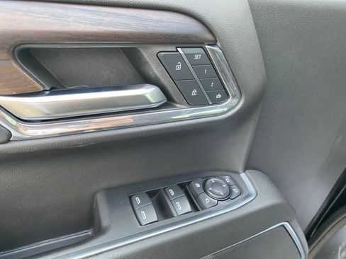 Used 2024 GMC Sierra 1500 SLT AWD/4WD image 17