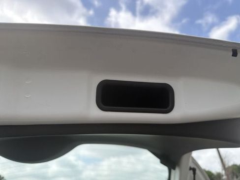 Used 2024 Nissan Kicks SR FWD image 19
