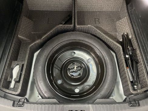 Used 2018 Ford Edge SEL w/ Ford Safe & Smart Package image 26