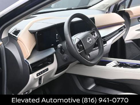 Certified 2025 Nissan Murano Platinum w/ Cargo Package AWD/4WD image 7