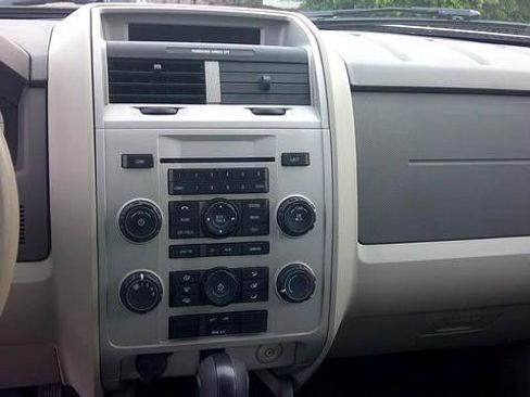 Used 2012 Ford Escape XLT image 7