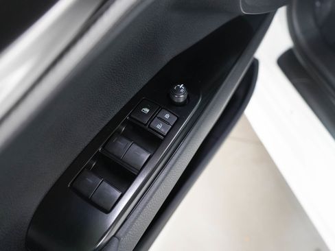 Used 2025 Toyota Camry SE image 18