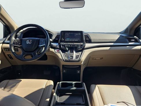 Certified 2024 Honda Odyssey EX-L image 11