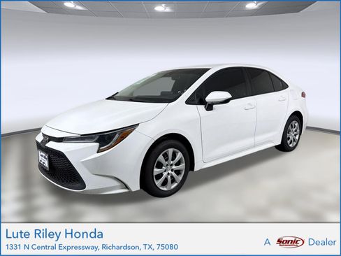 Used 2022 Toyota Corolla LE FWD image 1