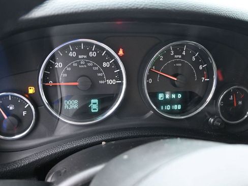 Used 2014 Jeep Wrangler Sahara w/ Connectivity Group AWD/4WD image 16