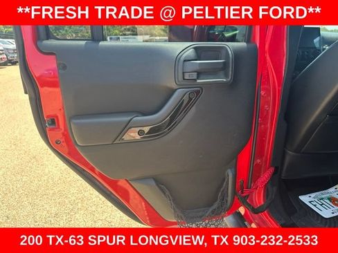 Used 2015 Jeep Wrangler Unlimited Sahara AWD/4WD image 14