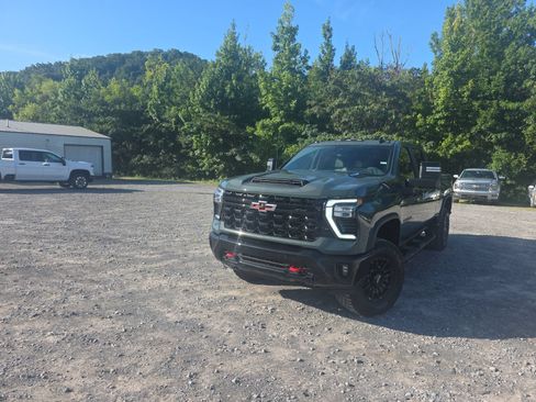 New 2026 Chevrolet Silverado 2500 ZR2 w/ LPO, Dark Essentials Package AWD/4WD image 1
