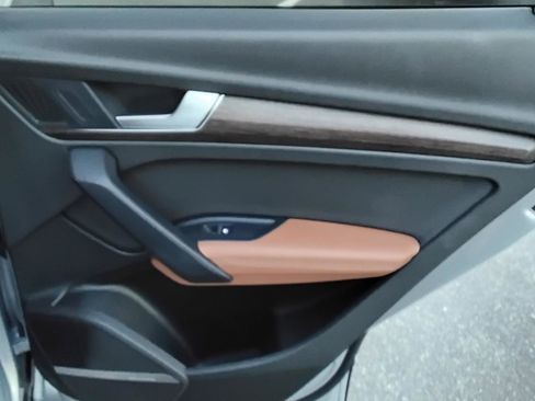 Certified 2025 Audi Q5 e Premium Plus w/ Premium Plus Package image 24